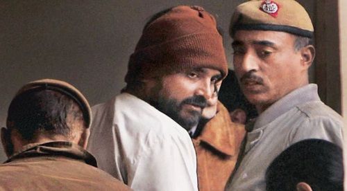 Chandrakant Jha on his way to court for hearing