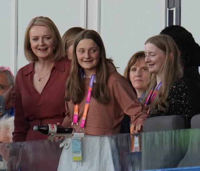 Liz Truss with her daughters, Frances and Liberty