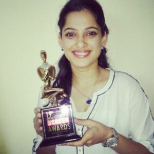 Priya Bapat with her Best Actress award for the Marathi film Kaksparsh