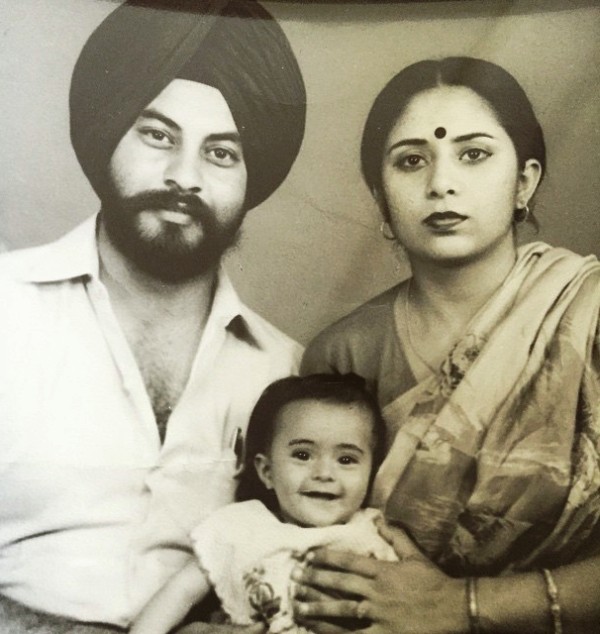 Rupam Kaur's childhood picture with her parents