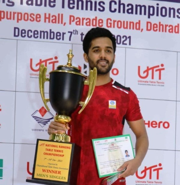 Sanil Shetty with his trophy after winning the 2021 National Ranking Tournament