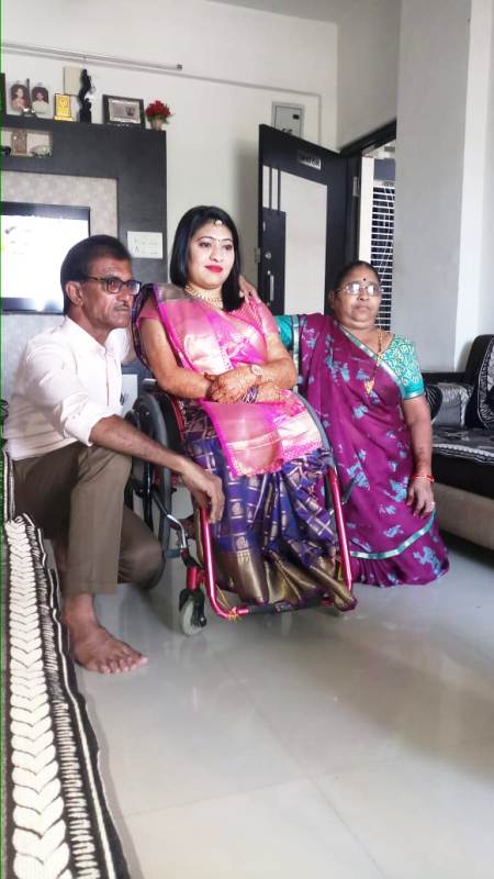 Sonalben Patel with her parents