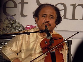 Subramaniam performing at Kolkata in 2015