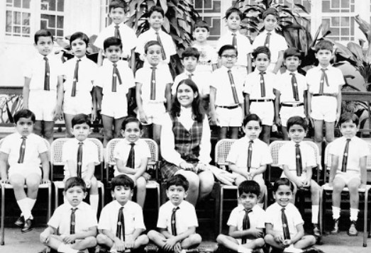 A childhood picture of Atulya Mafatlal (fourth from right in second row)