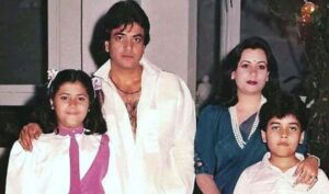 A childhood picture of Ekta Kapoor (left) and Tusshar Kapoor (right) with their parents, Jeetendra and Shobha Kapoor