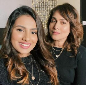 Aashna Hegde with her mother
