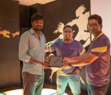 Adi Reddy receiving the Best Fantasy Cricket Expert Award