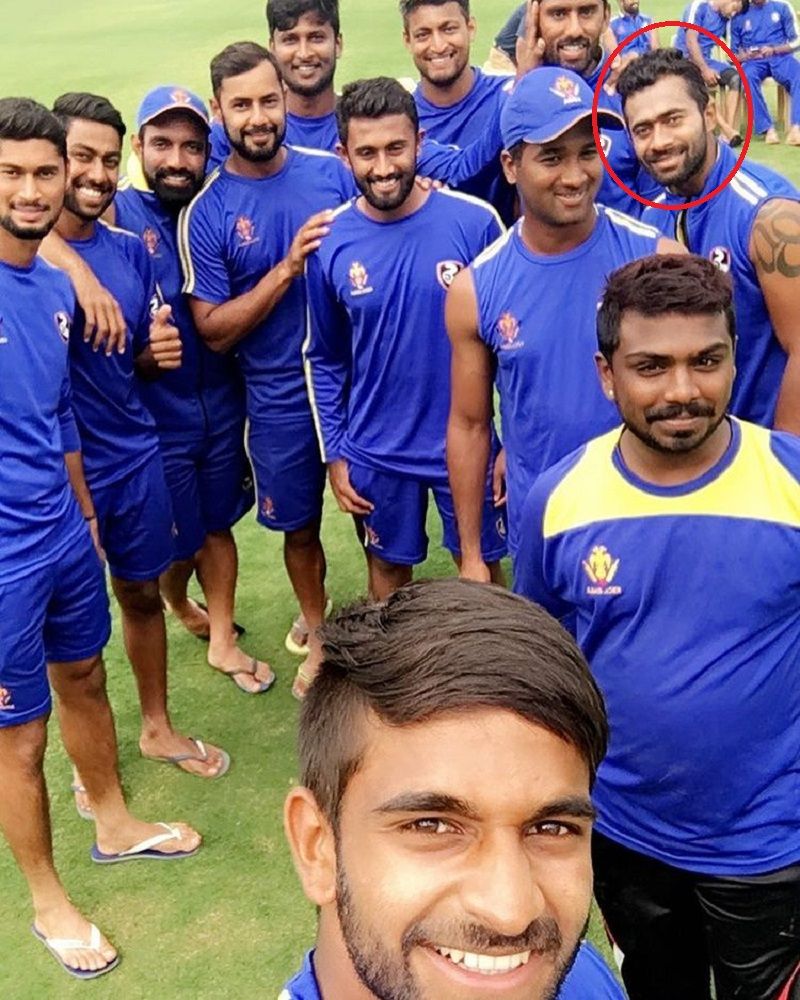 Arjun Hoysala with his team during Ranji Trophy 2016