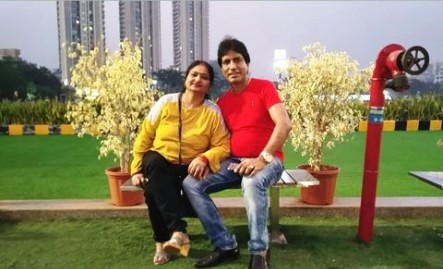 Deepu Srivastava with his wife