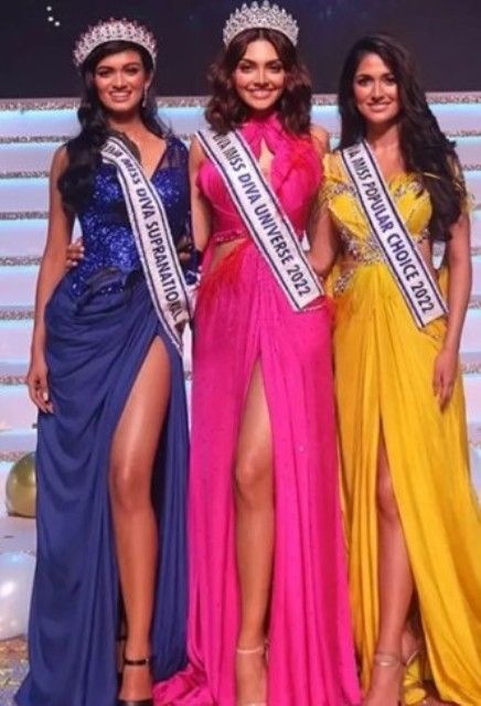 In August 2022, Pragnya Ayyagiri (left) won the title of LIVA Miss Diva Supranational