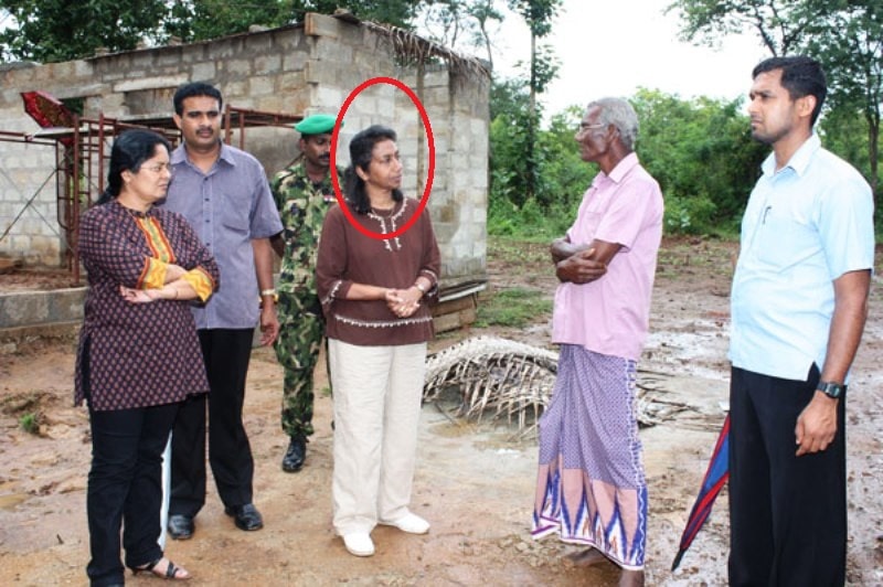 Ioma Rajapaksa speaking with the locals of Sri Lanka while working as a chairperson of the Seva Vanitha Unit