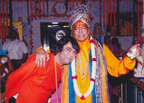 Jagadguru Shri Kripalu Ji Maharaj with his elder son Ghanshyam Tripathi