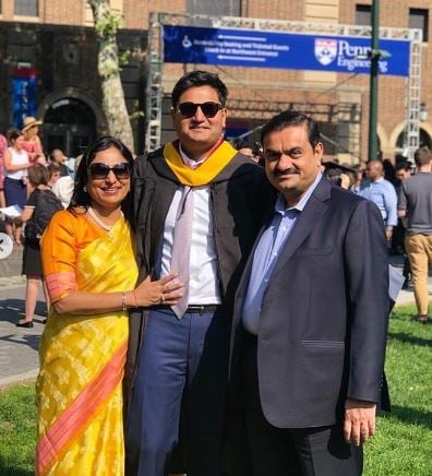 Jeet Adani with his parents at the convocation