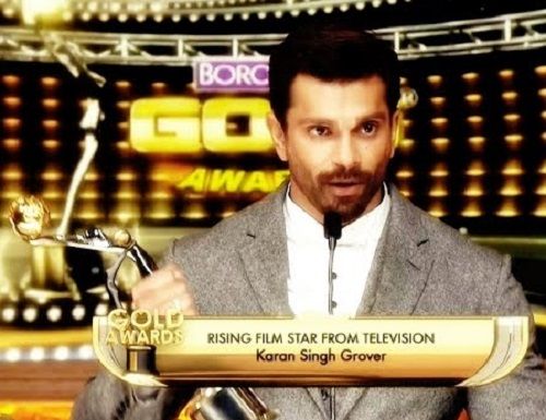 Karan Singh Grover with his award