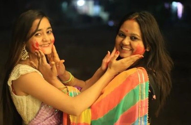 Kavya Yadav with her mother
