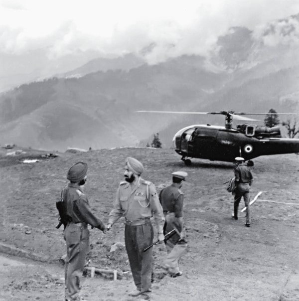 Lt Gen Harbaksh Singh visiting Indian troops deployed at the Haji Pir ranges during the 1965 war