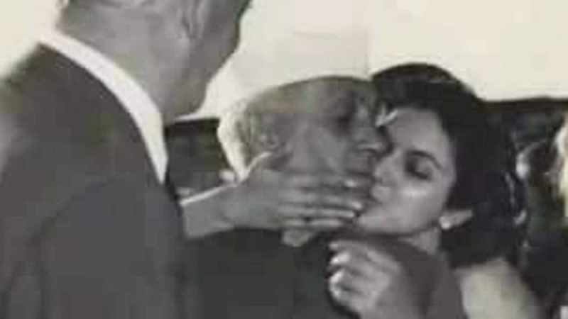 Nayantara Sahgal greeting his uncle, Jawaharlal Nehru, on his arrival at the London Airport
