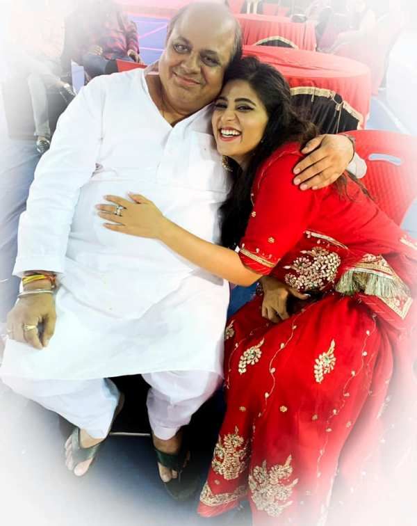 Neha Vaishnav and her father, Satish Kumar Vaishnav