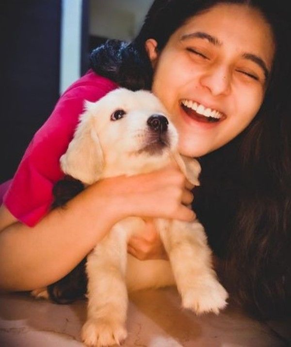 Neha Vaishnav and her pet dog, Peanut