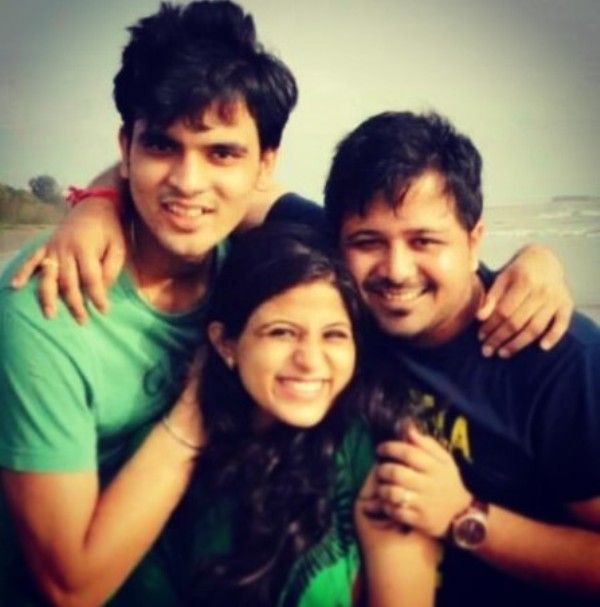 Neha Vaishnav with her brothers