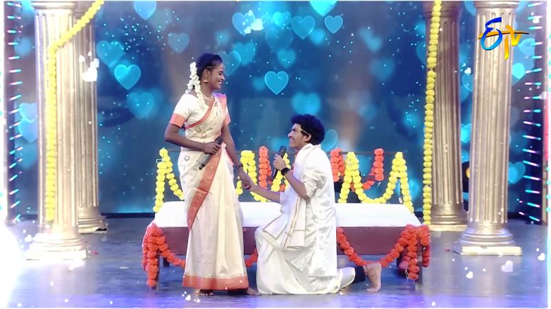 Praveen proposing to Faima Shiek on Sridevi Drama Company