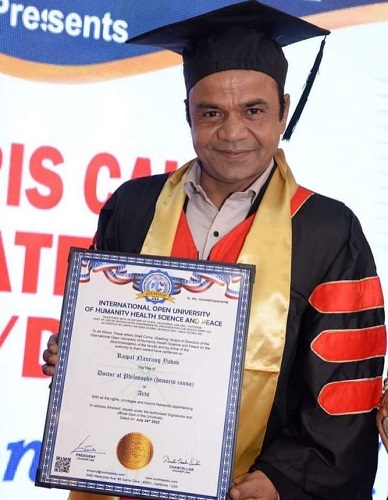 Rajpal Yadav holding his doctorate degree