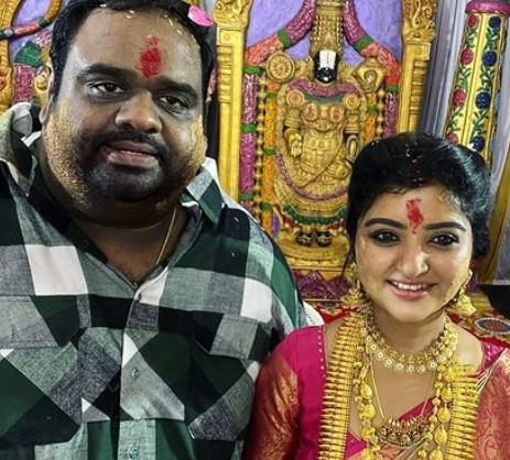 Ravindar Chandrasekaran with his wife