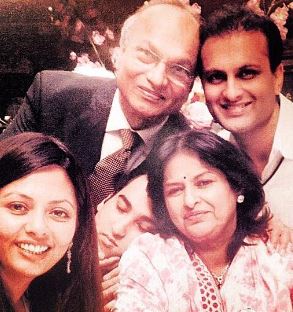 Rishi Sethia with his parents and siblings