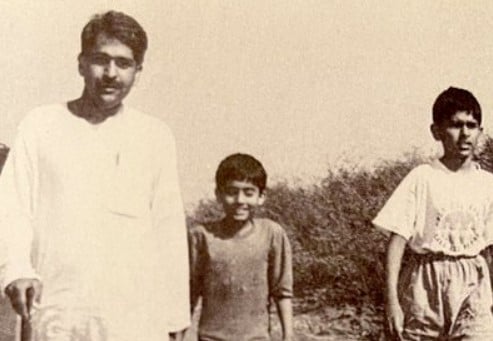 Sanket Upadhyay (right) with his father (left) and sister (middle)