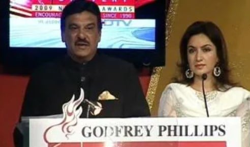 Shammi Narang while anchoring a Godfrey Phillips Award show