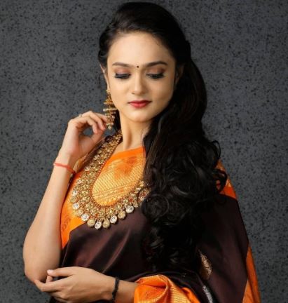Sri Satya's photoshoot for a jewellery brand