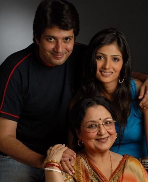 Tabassum with her son and daughter-in-law