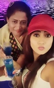 Vasanthi Krishnan with her mother
