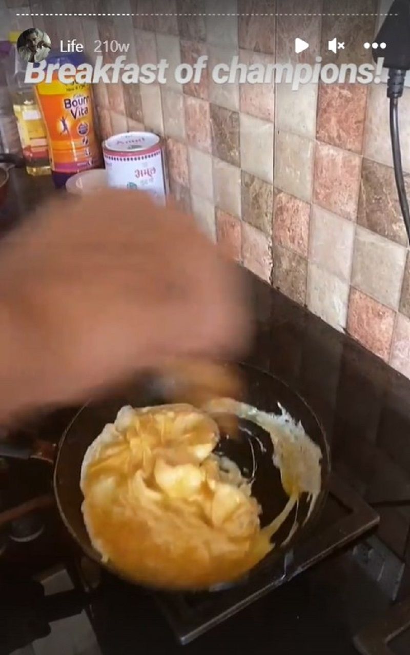 Instagram story of Visakh Nair cooking eggs