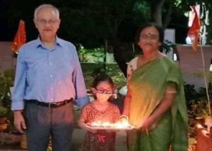 An old diwali festival picture of Rita Bahuguna with her husband and granddaughter