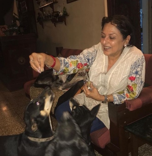 Anju Mahendru with her pet dogs