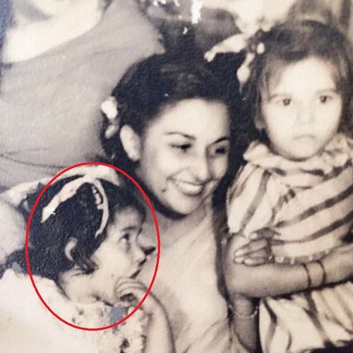 Anju Mahendru's childhood picture with her mother and sister