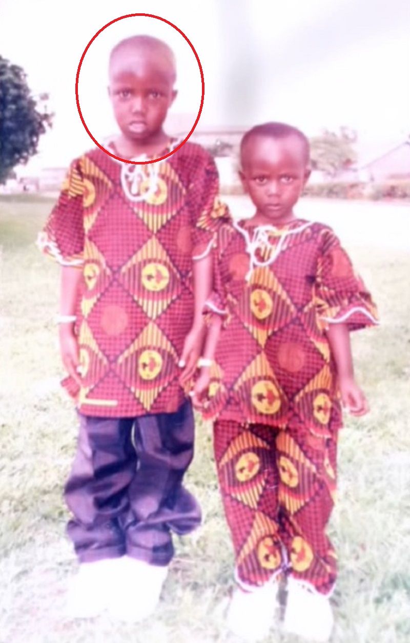 Kili Paul as a child with his sister