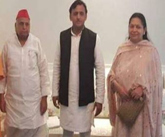 Sadhna Gupta with her husband and stepson, Akhilesh Yadav