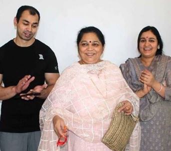 Sadhana Gupta with her son and daughter-in-law
