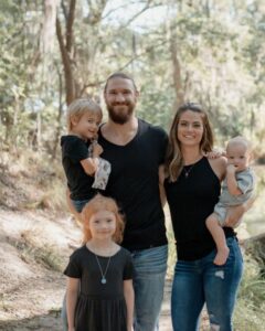 Sara Lee with her husband and kids, Piper Weston (standing on left) and Brady ( on Wesley Blake's lap)