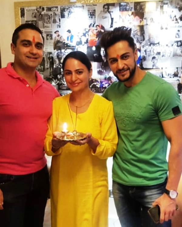 Shaleen Bhanot with his sister and elder brother Rahul