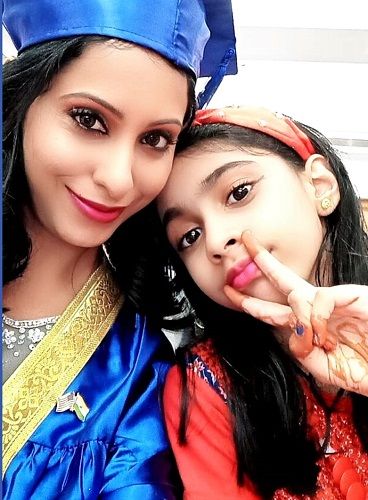 Shreyaa Sumi with her daughter