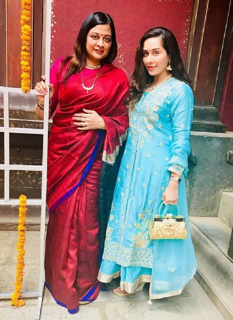 Tejaswini Lonari with her mother