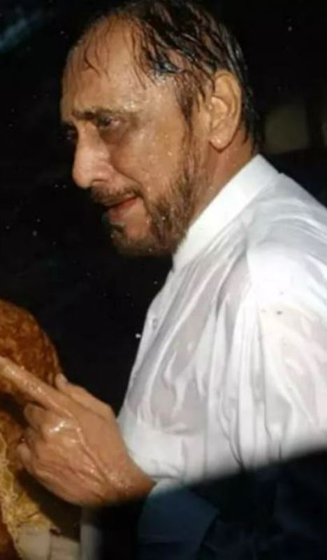 Tiger's father, Abdul Razzak Memon - image captured when he was waiting outside the TADA Court