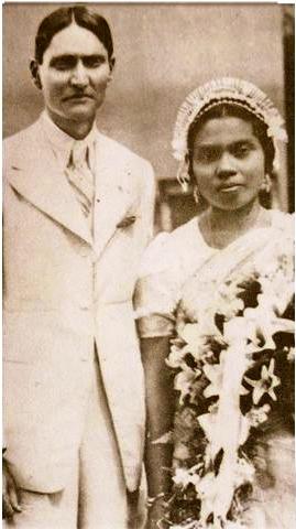A photograph of DA Rajapaksa with his wife, Dandina Rajapaksa