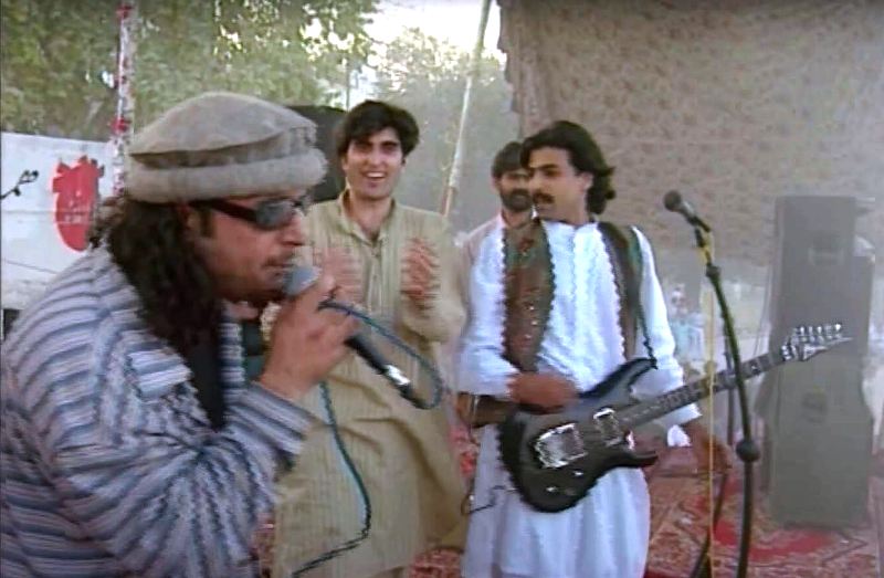 Ali Azmat, Junaid Jamshed, and Salman Ahmad at Junoon's concert in Nishtar Park, Karachi