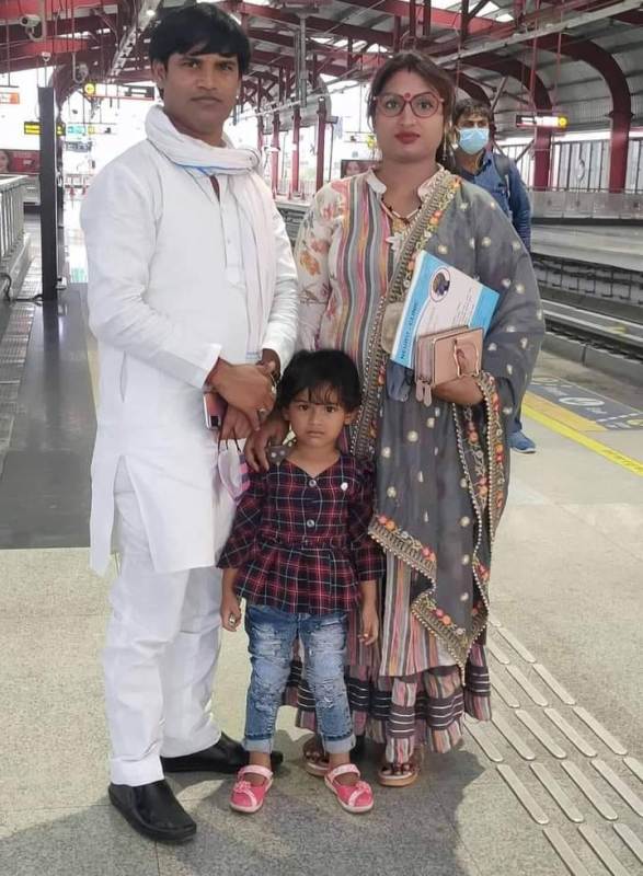 Dharmendra Solanki with his wife and daughter