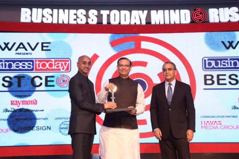Jayadev Galla receiving Best CEO Award by Business Today in 2015