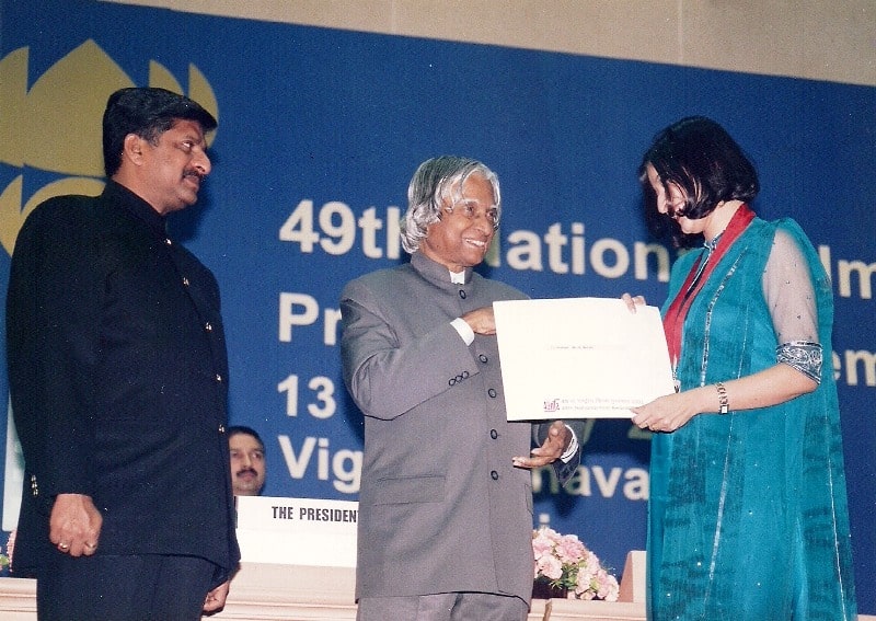 Manjula Ghattamaneni receiving 49th National Film Awards from President Dr APJ Abdul Kalam